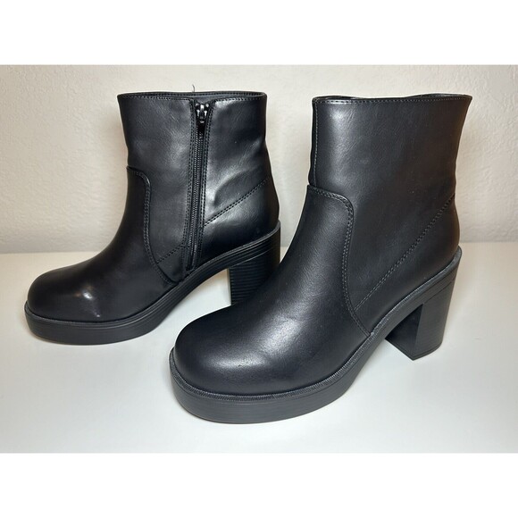 MIA McKenna Black Chunky Block Heel Platform Black Booties SIZE 7.5 Flaw *NIB* - Picture 3 of 8